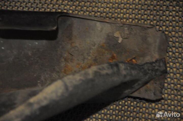 Крыло переднее правое mitsubishi pajero sport K9