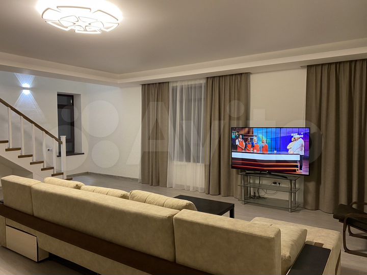 Дом 193,9 м² на участке 12 сот.