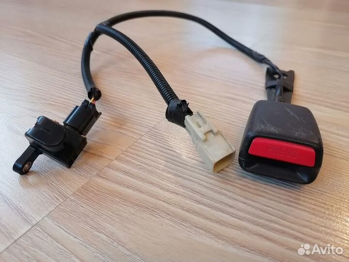 Защёлка ремня безопасности Toyota