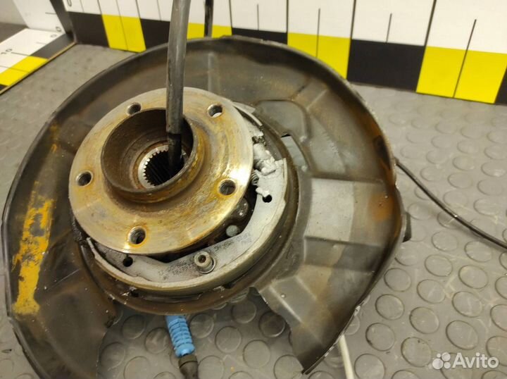 Кулак поворотный задний правый Bmw X1 E84 N46B20B