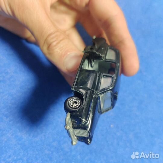 Модель автомобиля matchbox taxi FX4R 1986 1/60