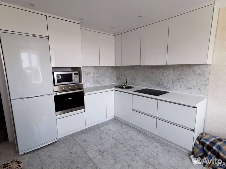 Кухня в потолок на заказ