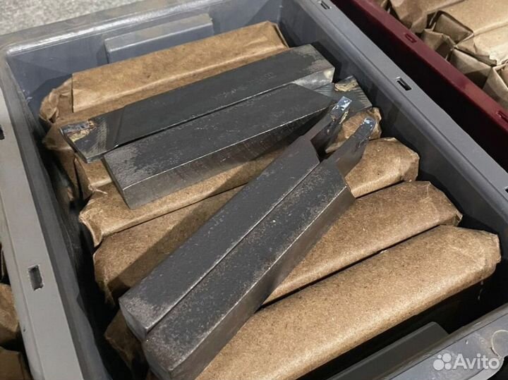 Резцы отрезные прямые 8х8