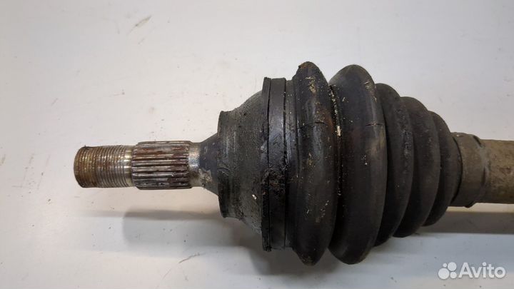 Полуось левая передняя Peugeot 3008