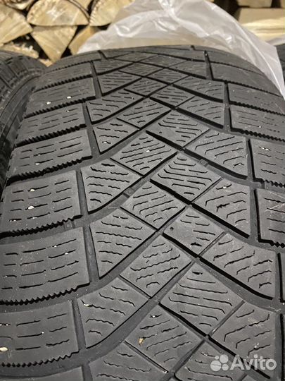 Pirelli Ice Zero FR SUV 225/60 R18 104T