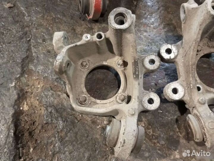 Кулак задний BMW 5, e60