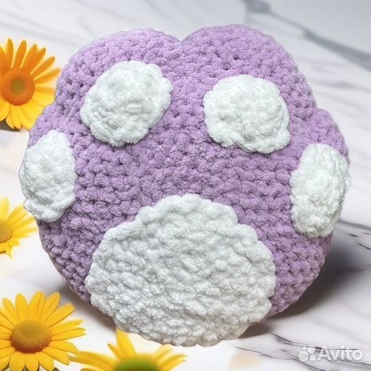 Мягка подушка Таба Лапка ручная работа