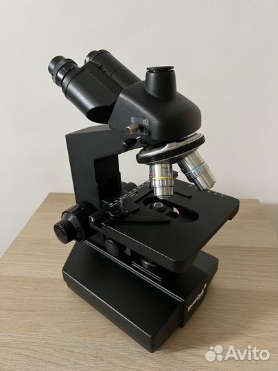 Тринокулярный микроскоп Levenhuk 870T