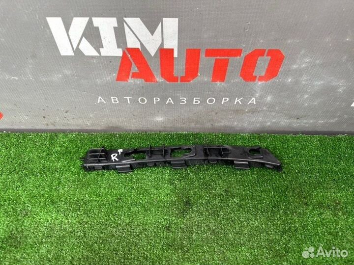 Кронштейн заднего бампера правый Kia Rio 3 Ub