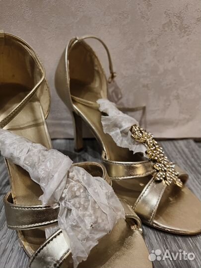 Босоножки женские 38 размер