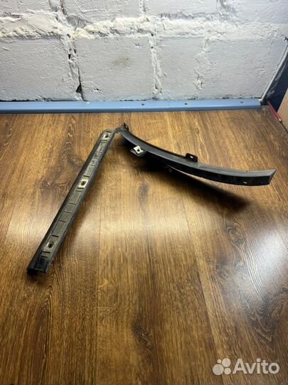 Кронштейн бампера задний левый Volkswagen Passat