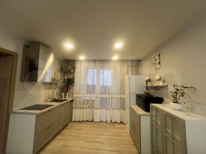 2-к. квартира, 68 м², 1/10 эт.