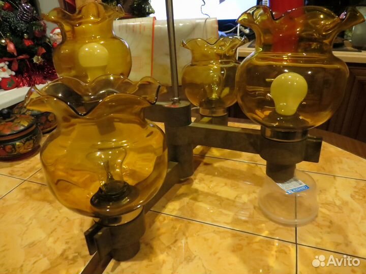 Люстра потолочная, (4 рожка) и светильник на кухню