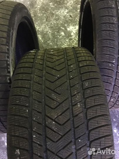 Pirelli Scorpion 275/40 R21 и 305/35 R21 107V