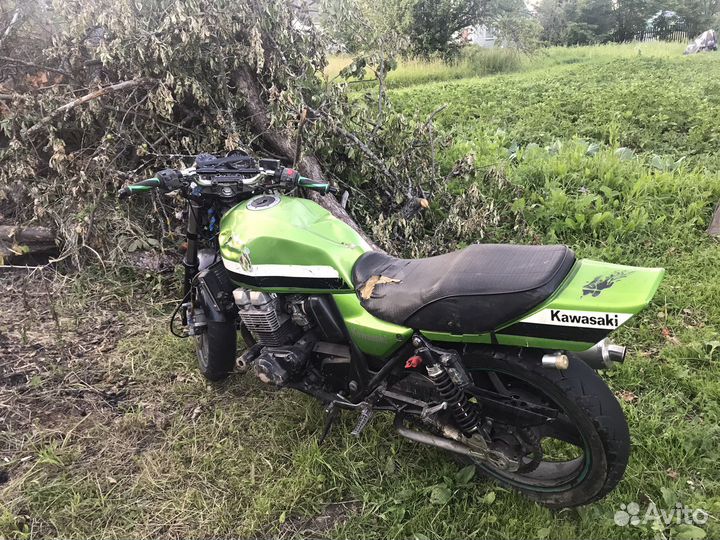 Кавасаки ZRX400
