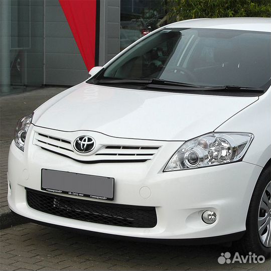 Бампер передний в цвет Toyota Auris 1 (2010-2012)