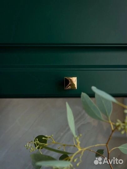 Зеленая кухня в наличии