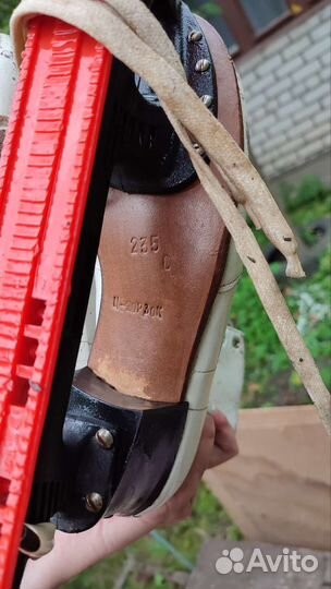 Вещи из СССР: зонт трость, коньки, люстра