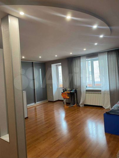 3-к. квартира, 92 м², 5/7 эт.