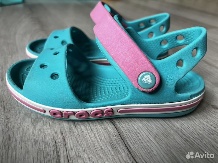 Сандали Crocs для девочки