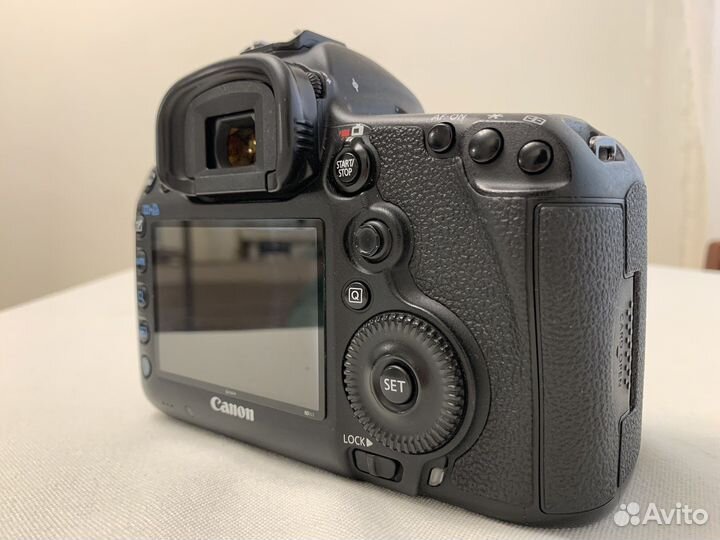 Зеркальный фотоаппарат canon 5d mark III