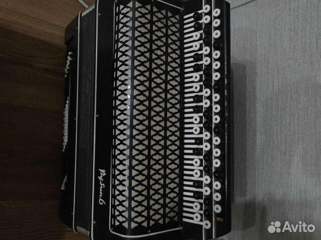 Баян кировский 3. Баян омский. Баян дебют пятирядный. Баян омск. 5 ти рядный баян.