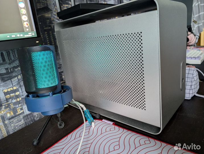 Streacom DA2 v2 (кастомизируемый SFF корпус, ITX)