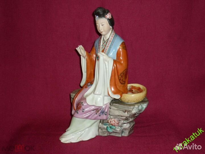 Вышивающая китаянка Старый китай Цзиндэчжэнь