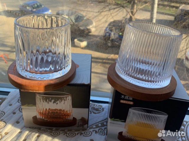 Бокалов для виски с бамбуковым поставкой