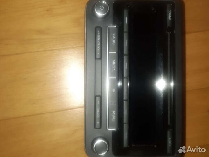 Головное устройство на фольксваген