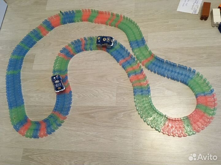 Гибкий трек с машинками