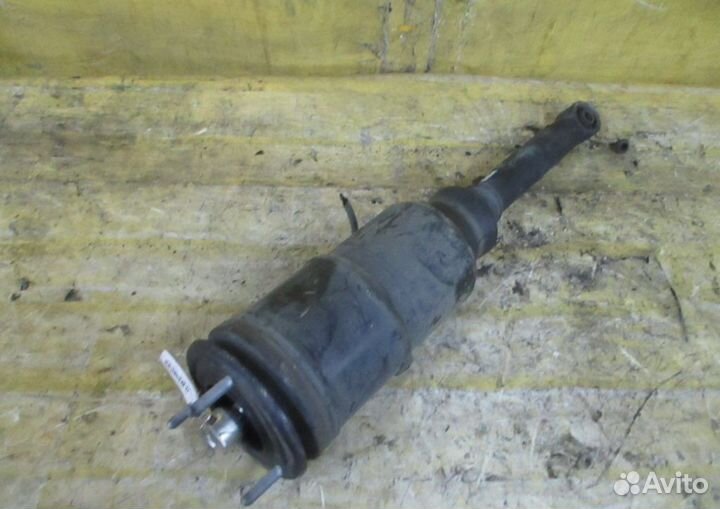 Стойки пневмо передние toyota crown majesta uzs186