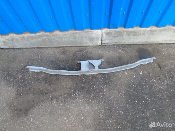 Nissan 62290-AU330 Усилитель бампера верхний