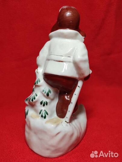 Фарфоровая статуэтка Лыжник Полонский зхк 1952