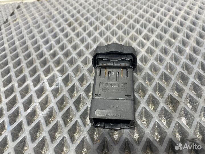 Кнопка аварийной сигнализации Nissan Almera (G15) 2013-2018