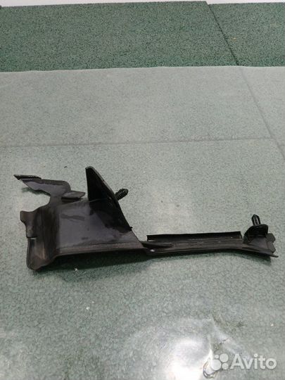 Дефлектор радиатора левый Mercedes-Benz M-Class