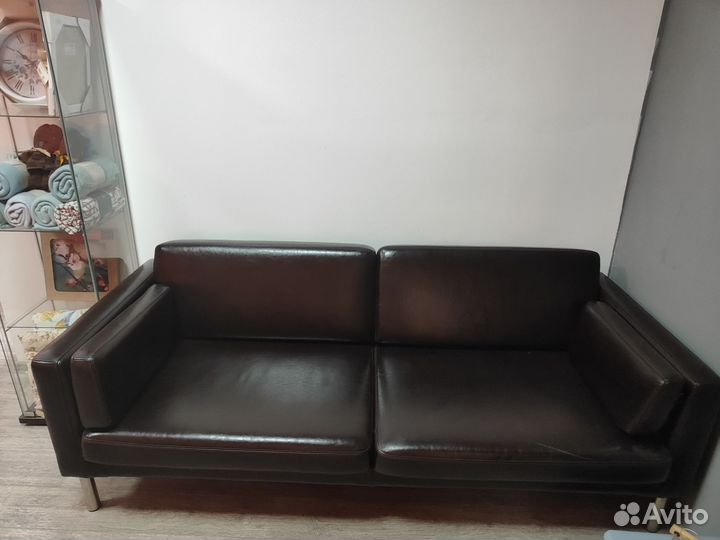 Офисный кожаный диван бу