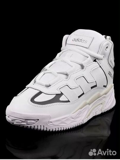 Кроссовки Adidas