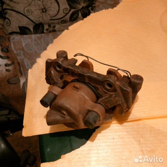 Суппорта передние Volvo 850