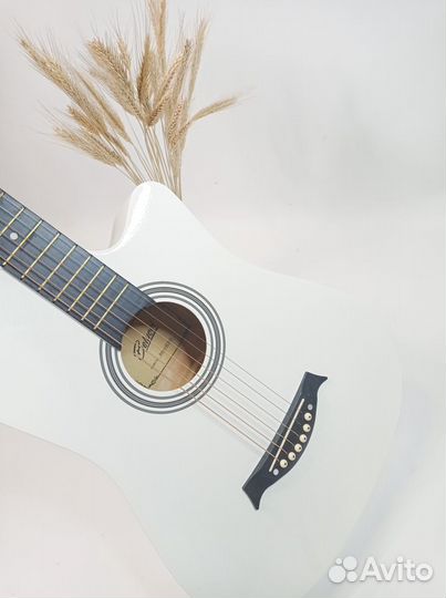 Акустическая гитара