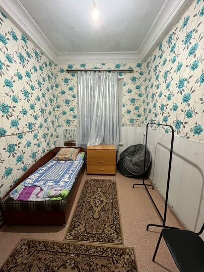 Комната 32 м² в 3-к., 1/2 эт.