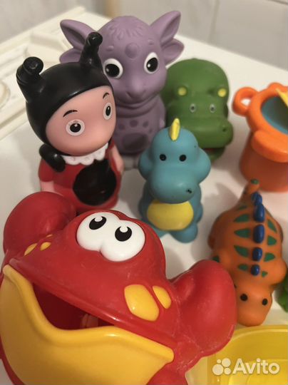 Игрушки для купания в ванной