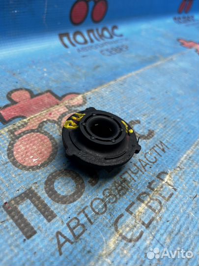 Подушка радиатора нижняя Kia Rio 4 G4FG