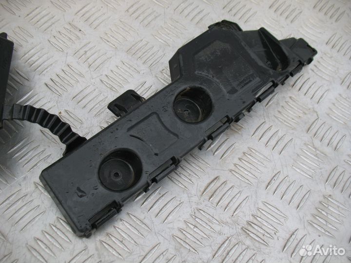 Кронштейн заднего бампера L Opel Mokka 2014г