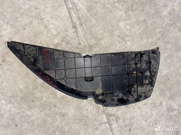 Накладка на торпедо правая Nissan X-Trail T31