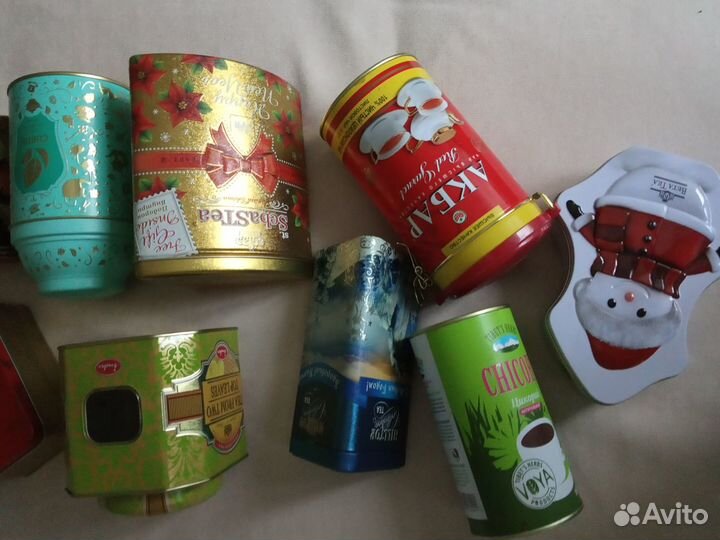 Банки жестяные с крышками