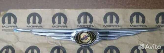 Крайслер 300с эмблема