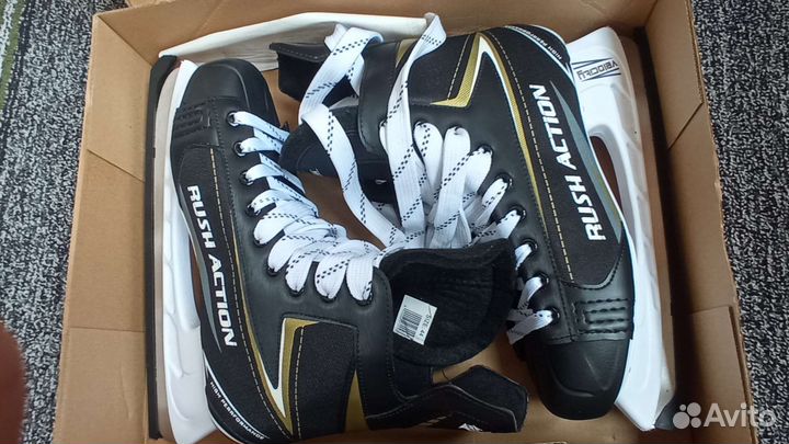 Коньки хоккейные