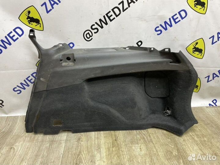 Обшивка правая Volvo V60 2010-2013