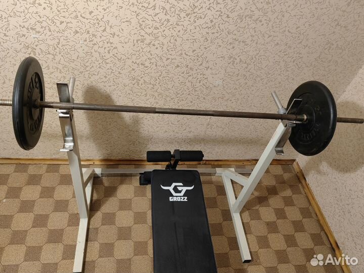 Штанга, скамья и стойки для жима лежа и приседа